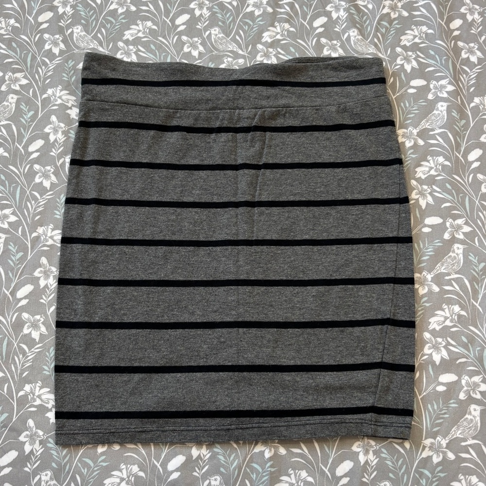 Xhilaration Gray and Black Striped Women's Skirt